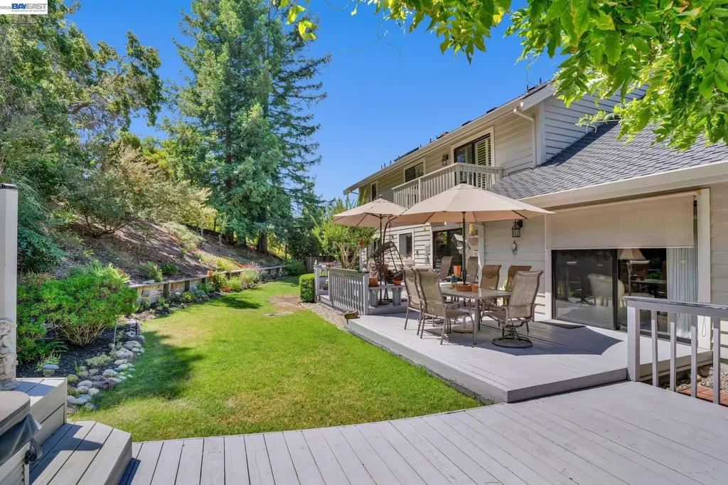 28 Harrington Road Moraga CA 94556