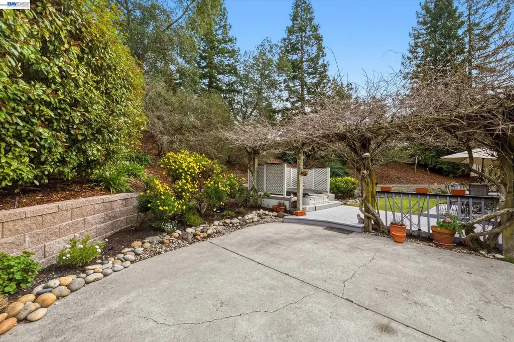 28 Harrington Road Moraga CA 94556