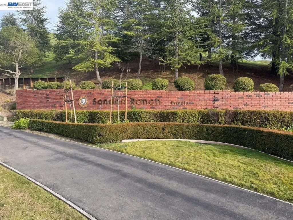 28 Harrington Road Moraga CA 94556