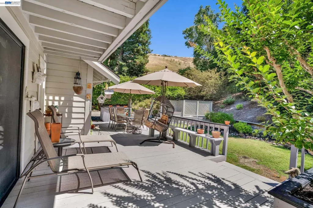 28 Harrington Road Moraga CA 94556