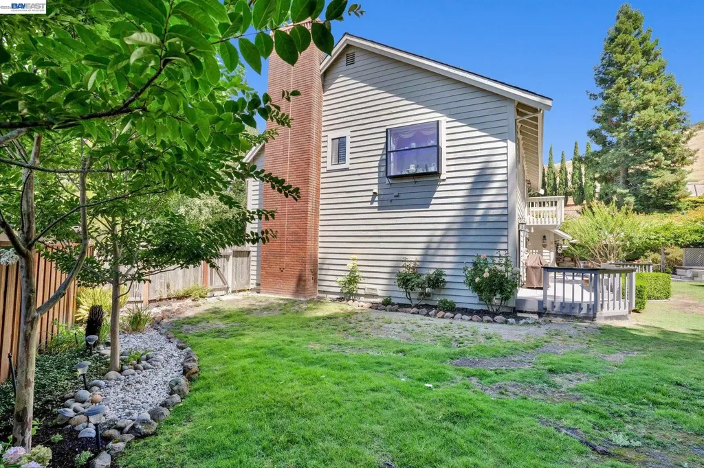 28 Harrington Road Moraga CA 94556