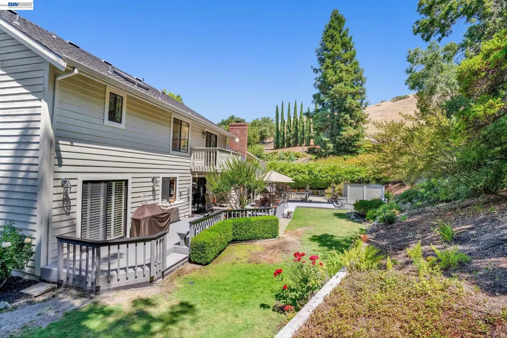 28 Harrington Road Moraga CA 94556