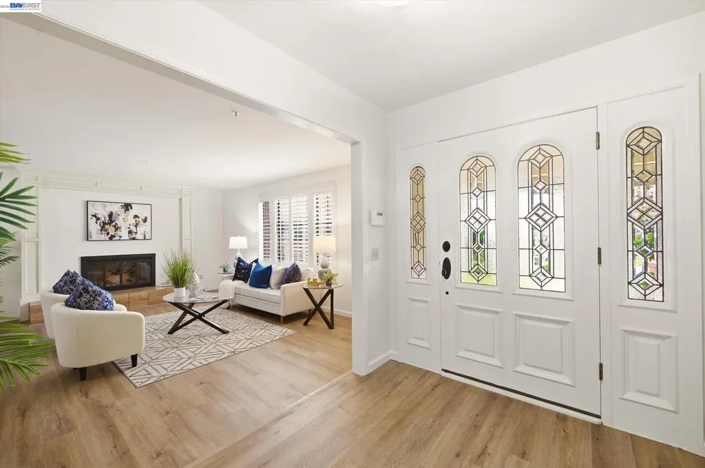 28 Harrington Road Moraga CA 94556
