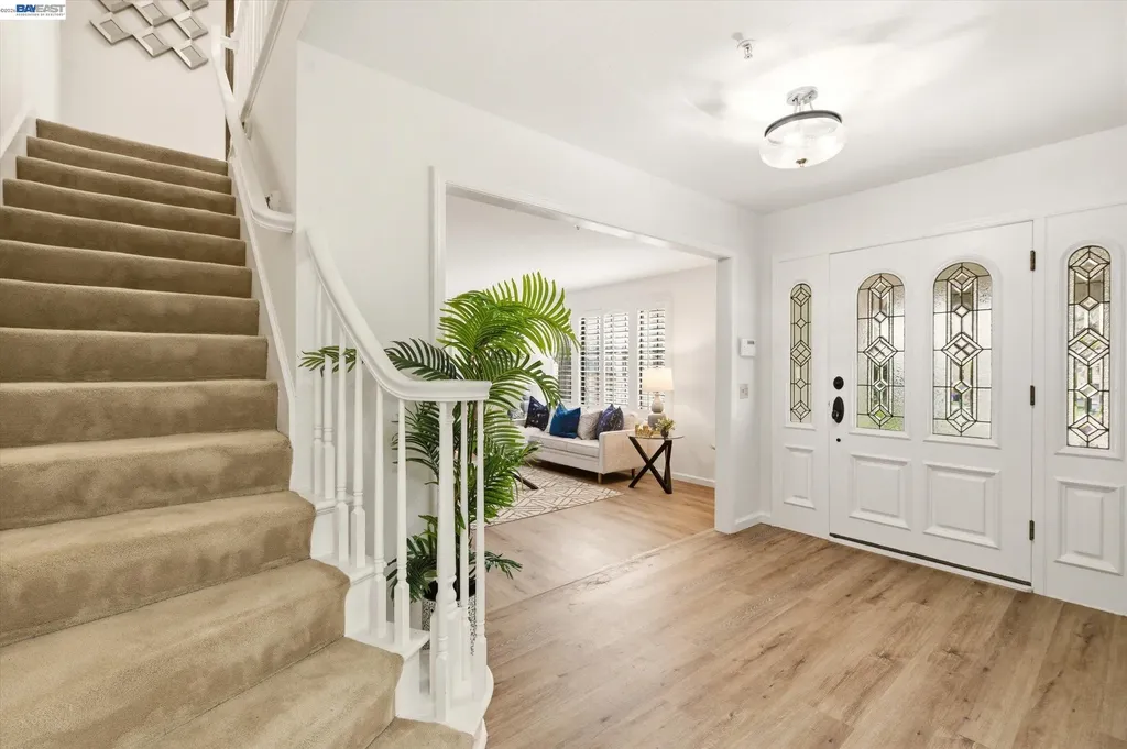 28 Harrington Road Moraga CA 94556