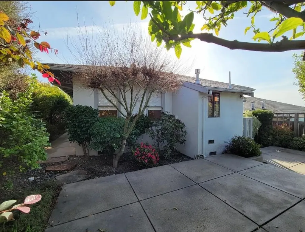 535 Zorah Street Oakland CA 94606