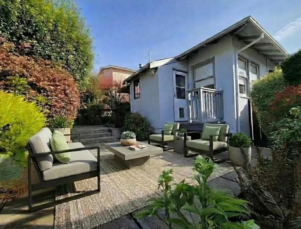 535 Zorah Street Oakland CA 94606