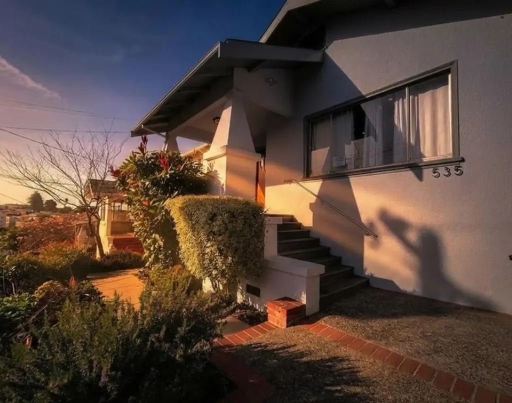 535 Zorah Street Oakland CA 94606