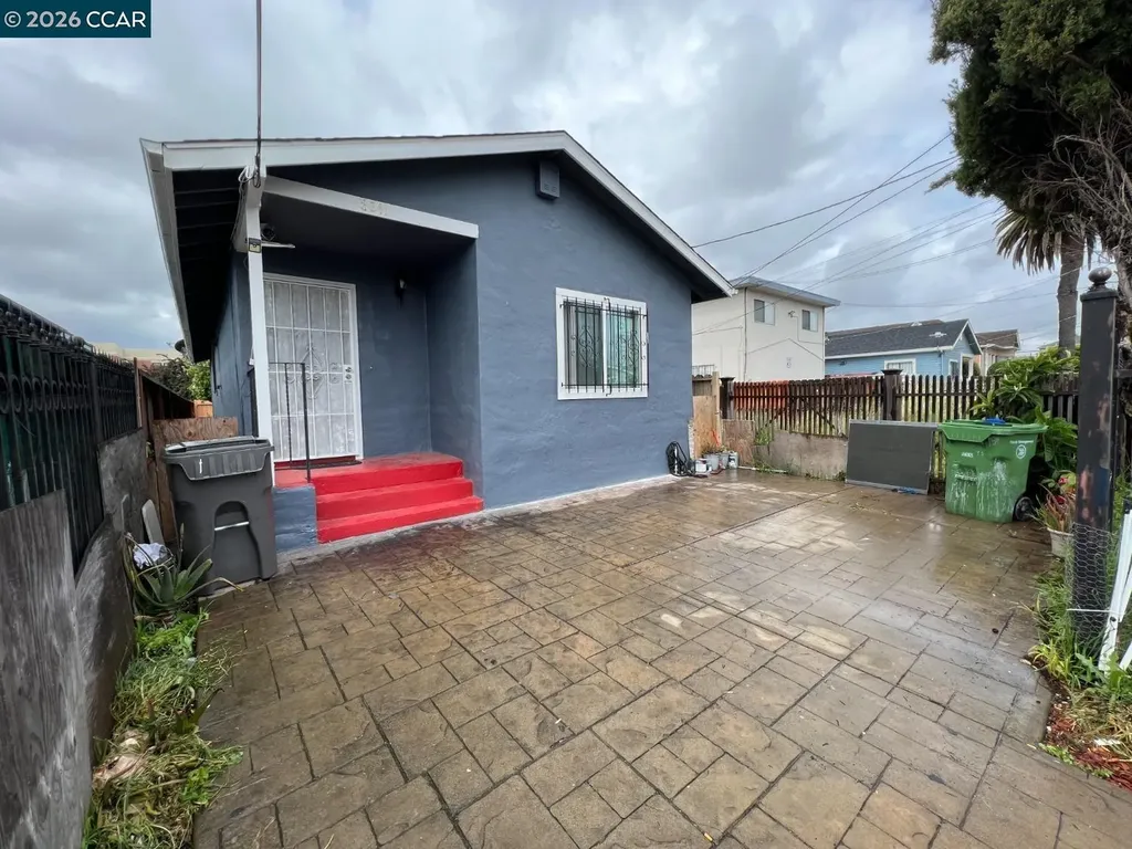 6241 Bromley Avenue Oakland CA 94621