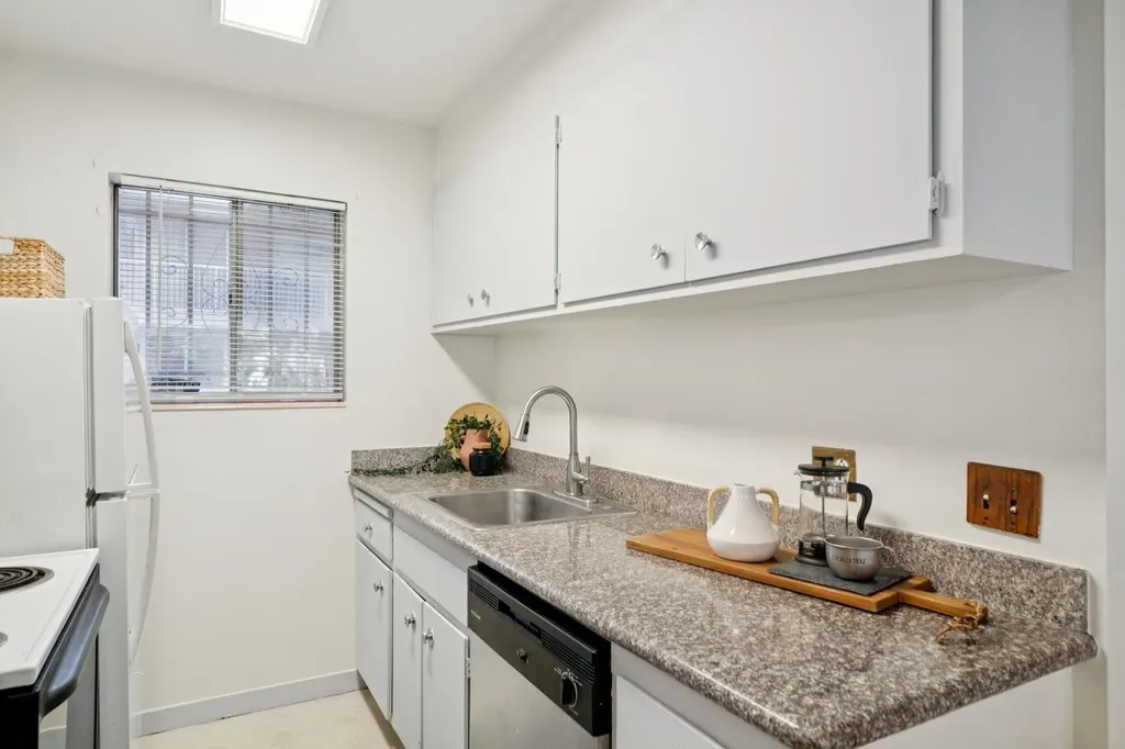 1425 Lakeside Drive Oakland CA 94612