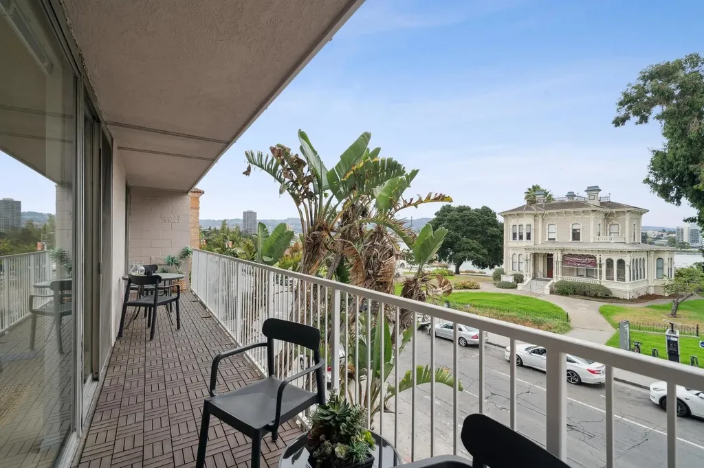 1425 Lakeside Drive Oakland CA 94612