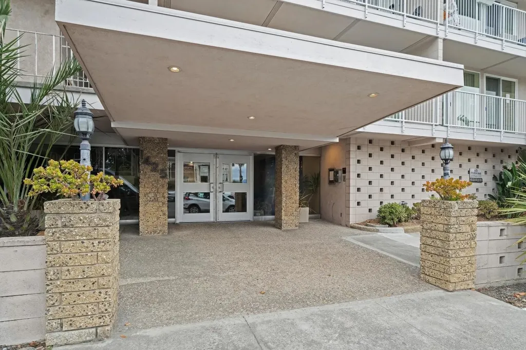 1425 Lakeside Drive Oakland CA 94612