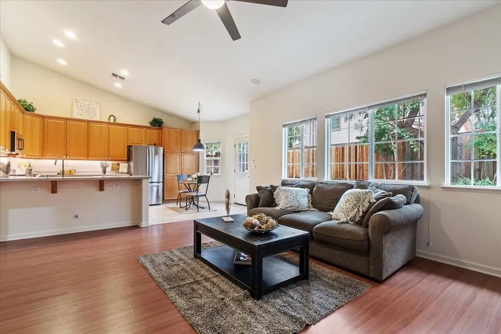 1517 Buena Vista Street Brentwood CA 94513