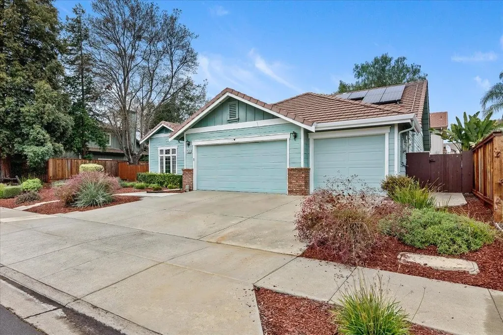 1517 Buena Vista Street Brentwood CA 94513