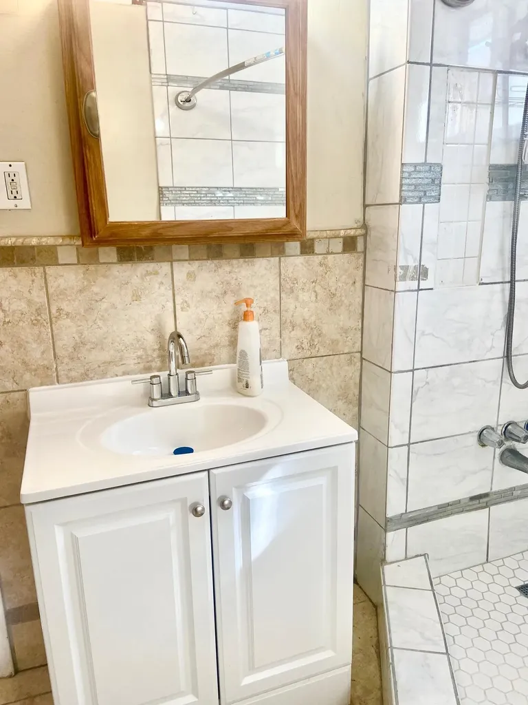 24386 Thomas Avenue Hayward CA 94544