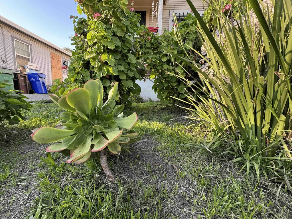 1823 Church Street Oakland CA 94621