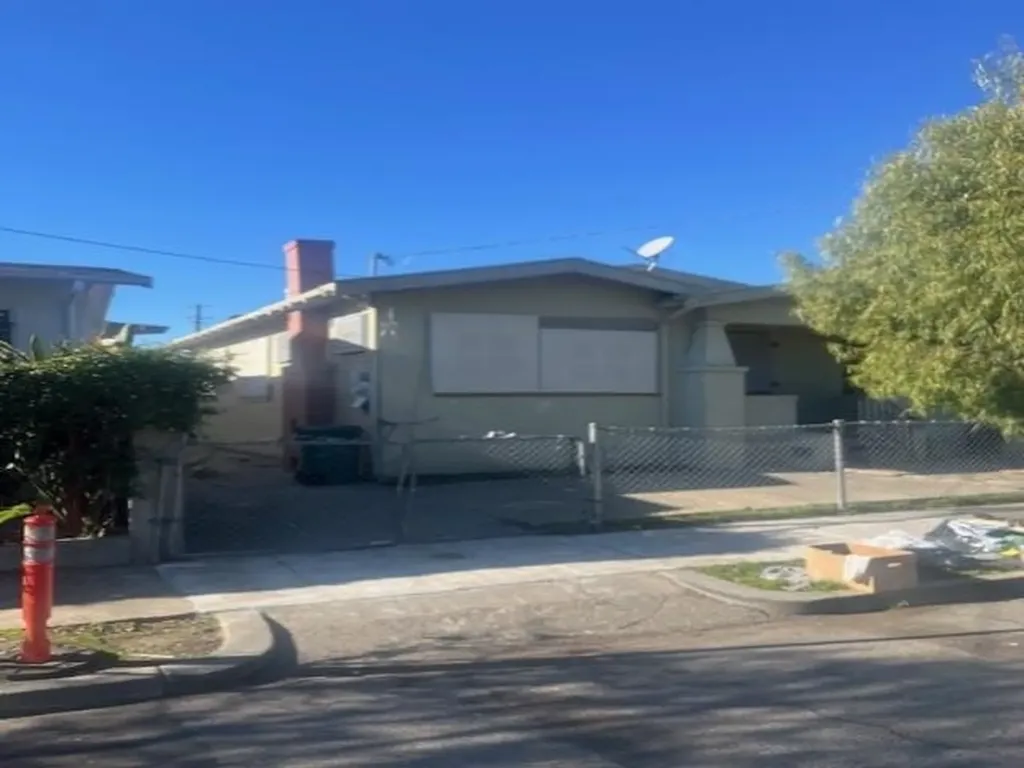 6921 Morken Street Oakland CA 94621