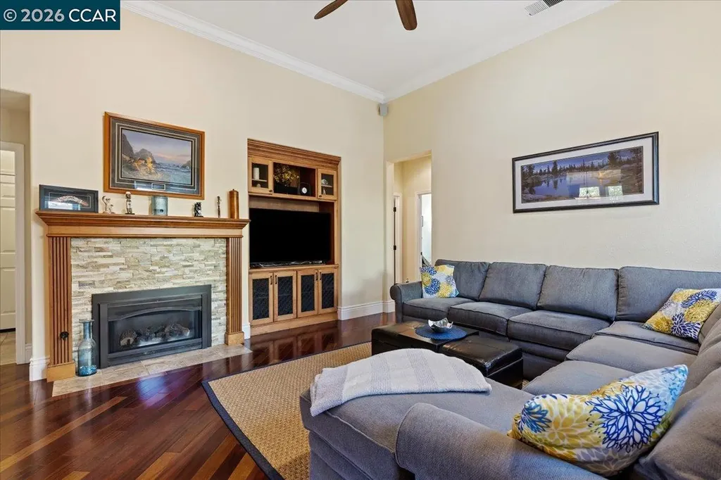 4871 Redwood Avenue Dublin CA 94568