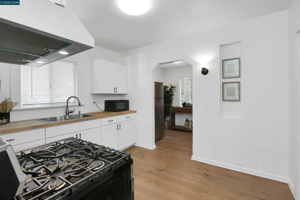 2596 Macarthur Boulevard Oakland CA 94602