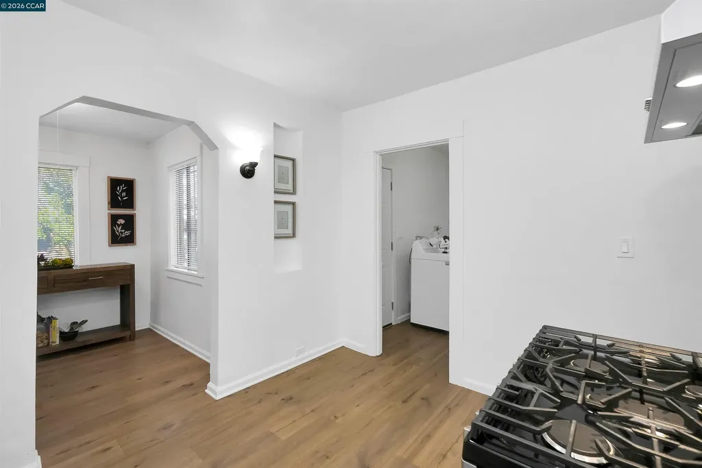 2596 Macarthur Boulevard Oakland CA 94602