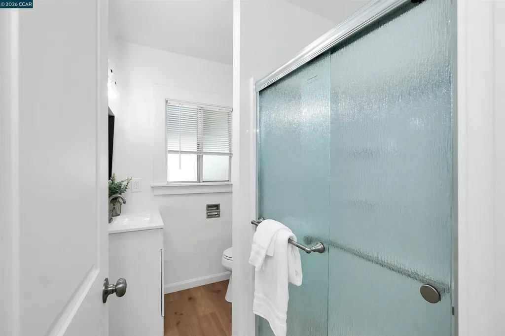 2596 Macarthur Boulevard Oakland CA 94602