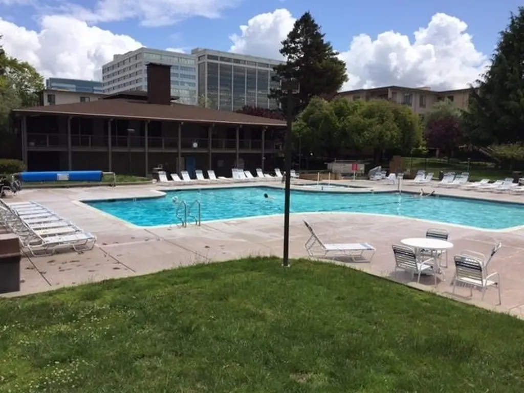 6 Captain Drive Emeryville CA 94608