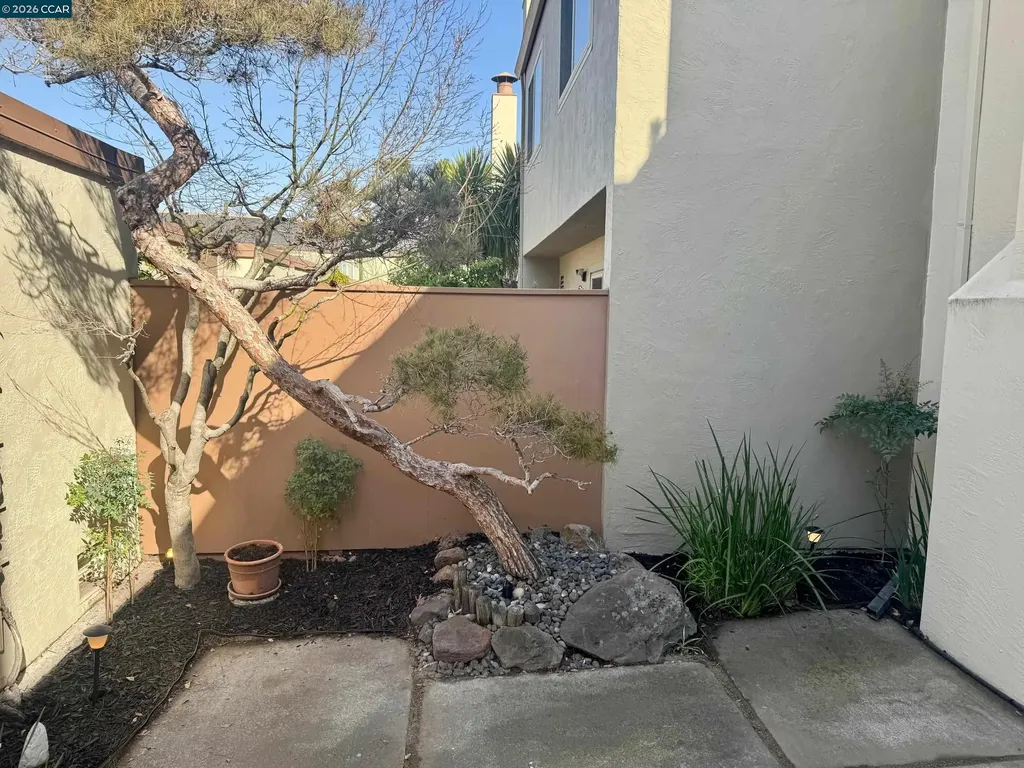 1037 Via Bonita Alameda CA 94502