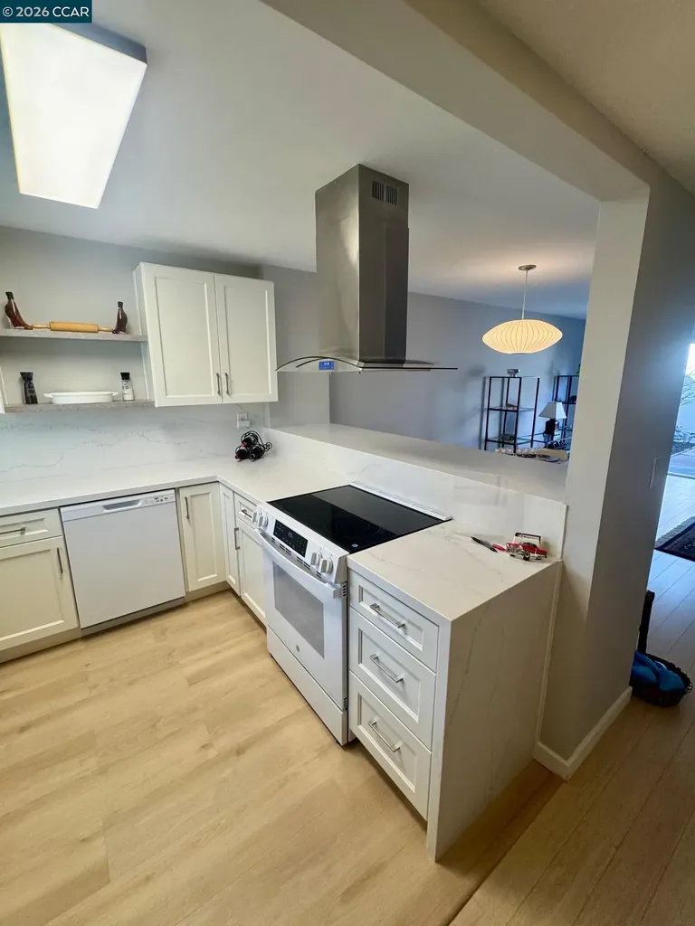 1037 Via Bonita Alameda CA 94502