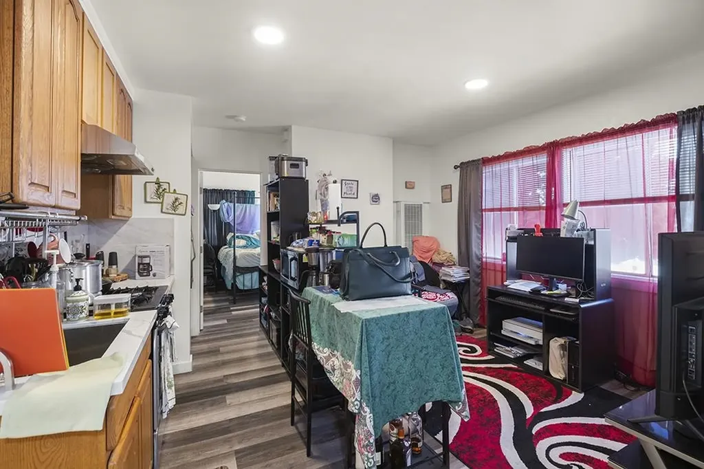 2004 27th Avenue Oakland CA 94601