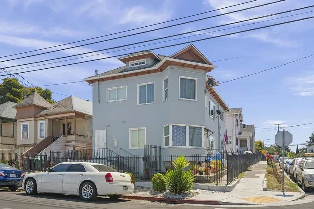 2004 27th Avenue Oakland CA 94601