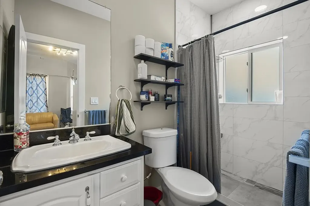 2004 27th Avenue Oakland CA 94601