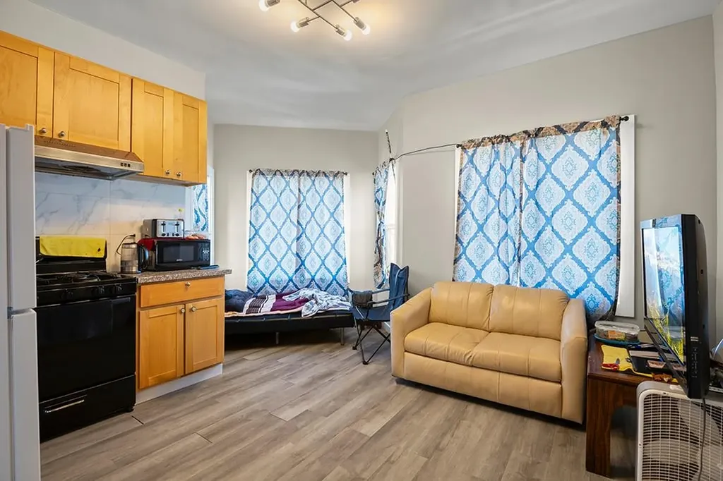 2004 27th Avenue Oakland CA 94601