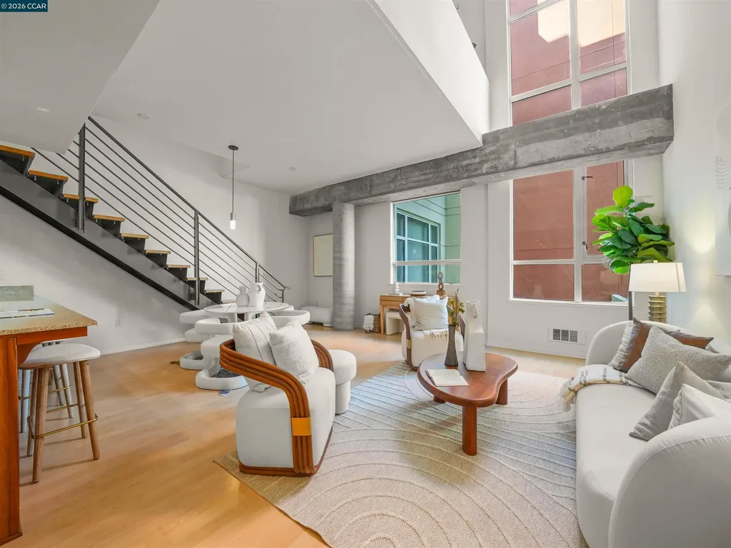 Emeryville CA, 5855 Horton Street, Unit 526