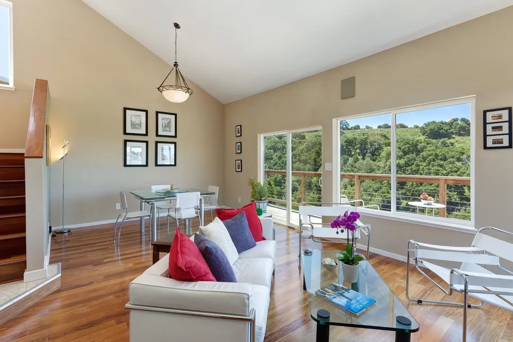 10353 Royal Oak Road Oakland CA 94605