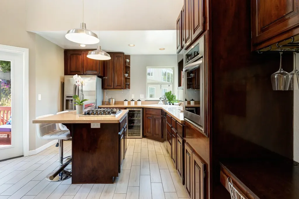 10353 Royal Oak Road Oakland CA 94605