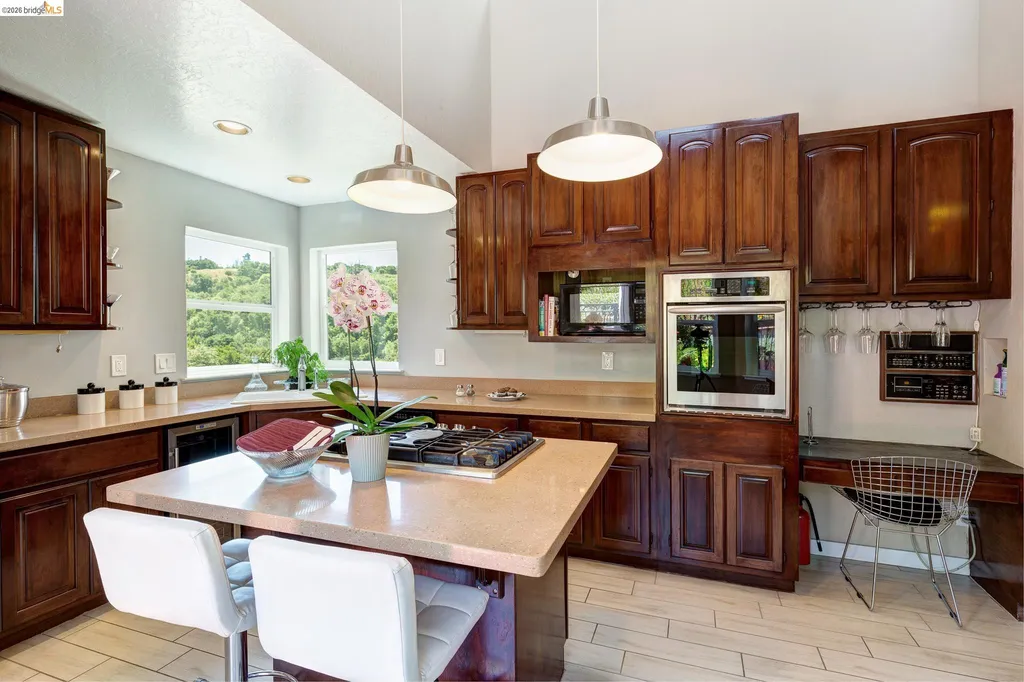 10353 Royal Oak Road Oakland CA 94605