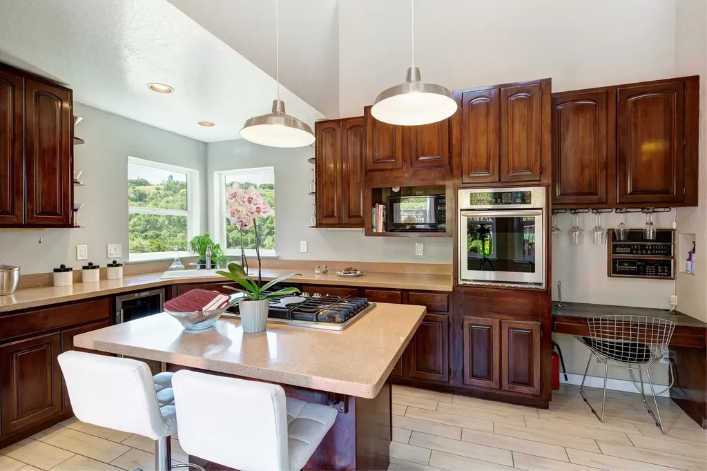 10353 Royal Oak Road Oakland CA 94605