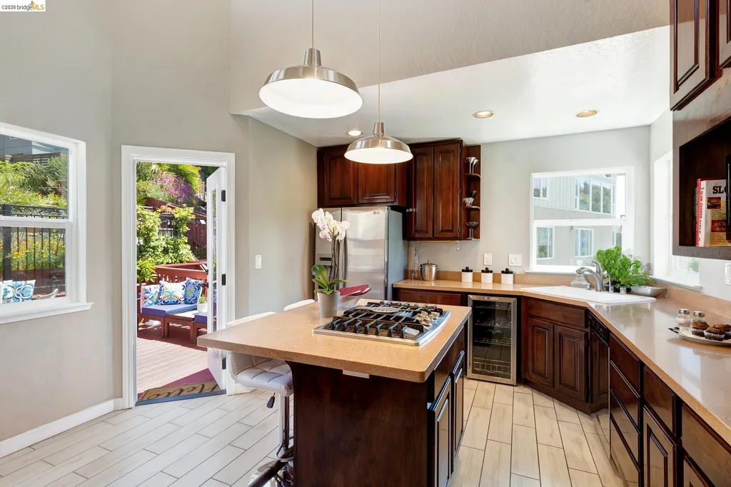 10353 Royal Oak Road Oakland CA 94605