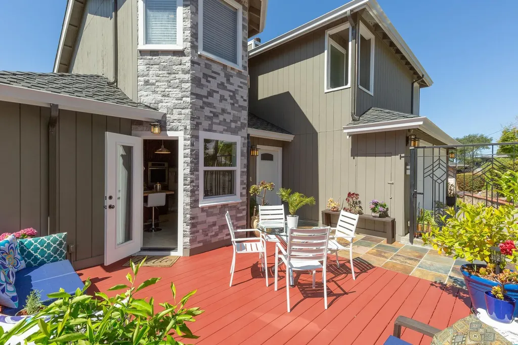 10353 Royal Oak Road Oakland CA 94605