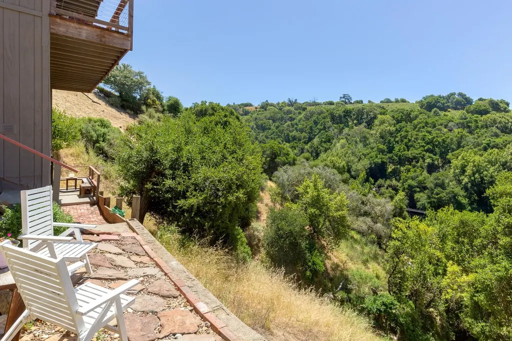 10353 Royal Oak Road Oakland CA 94605