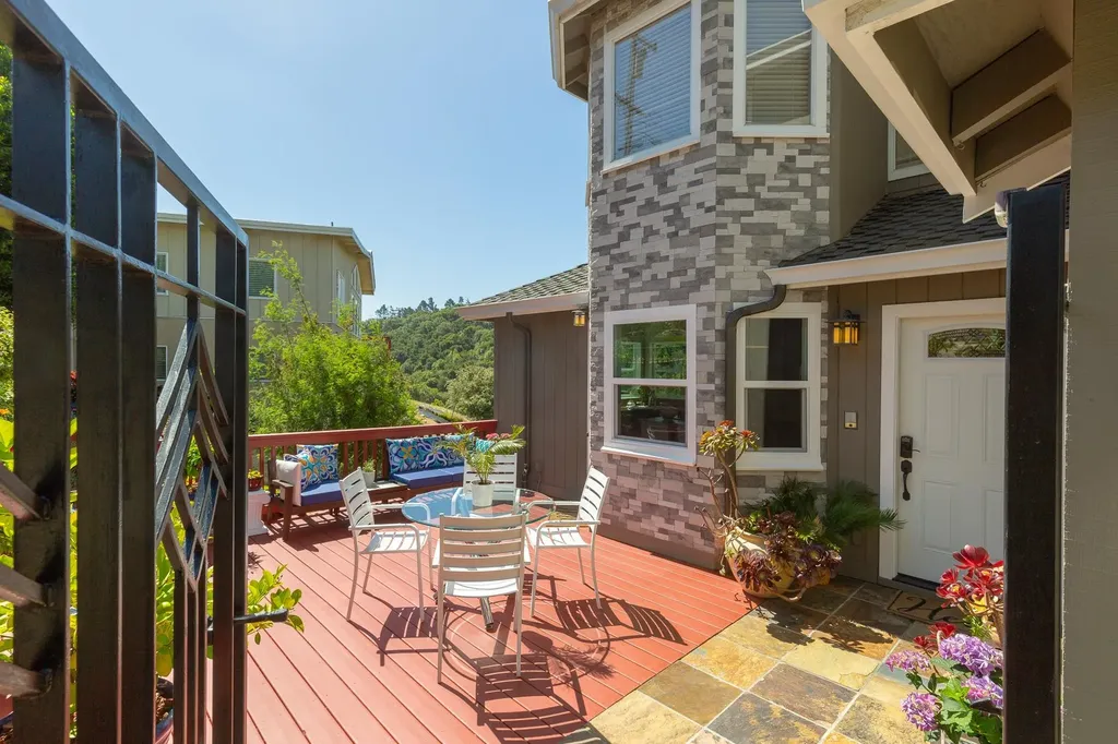 10353 Royal Oak Road Oakland CA 94605