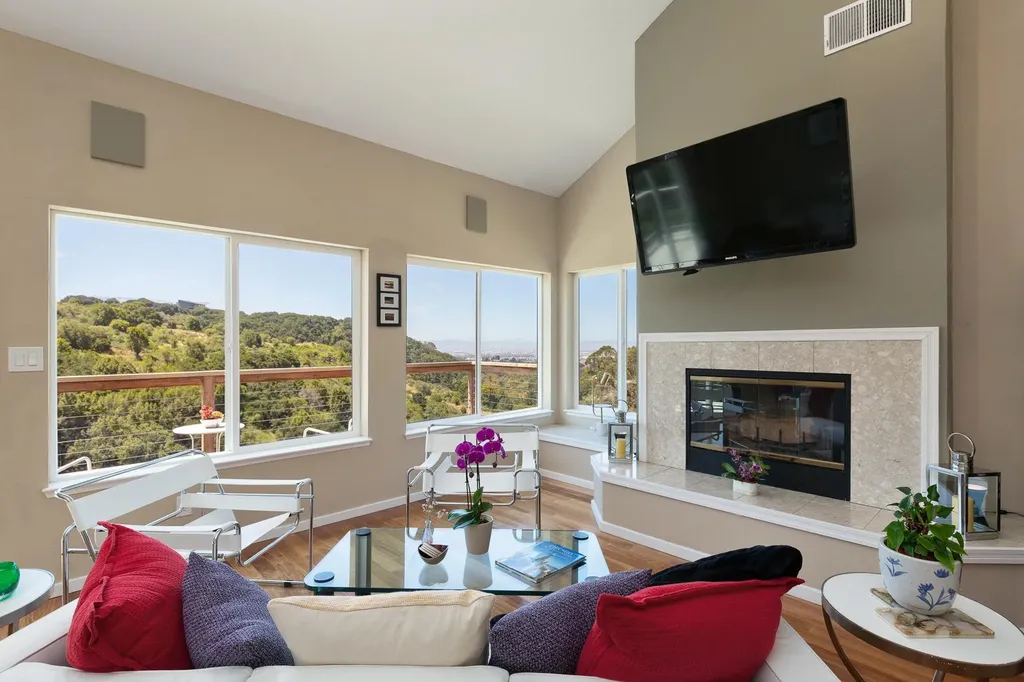 10353 Royal Oak Road Oakland CA 94605