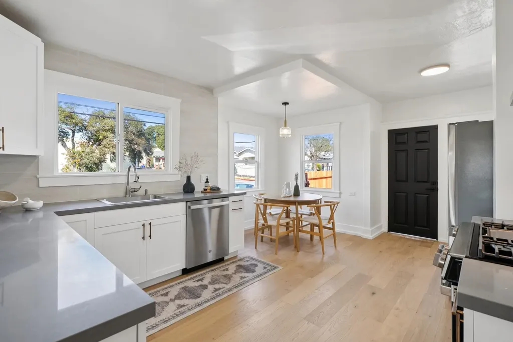 5500 Laverne Avenue Oakland CA 94605