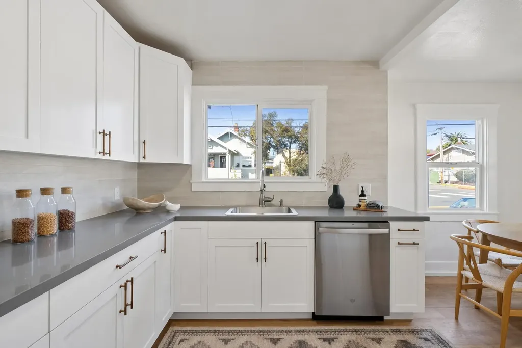 5500 Laverne Avenue Oakland CA 94605