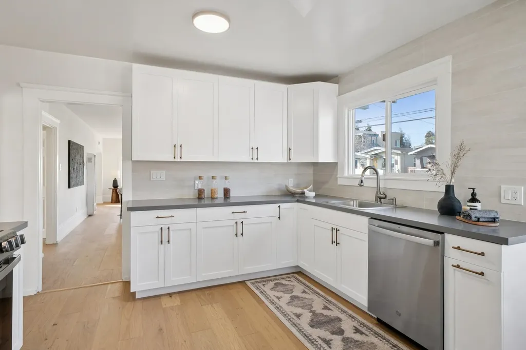 5500 Laverne Avenue Oakland CA 94605