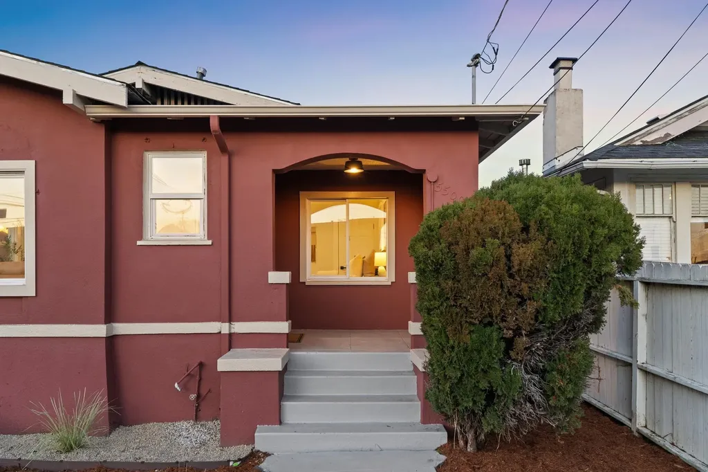 5500 Laverne Avenue Oakland CA 94605