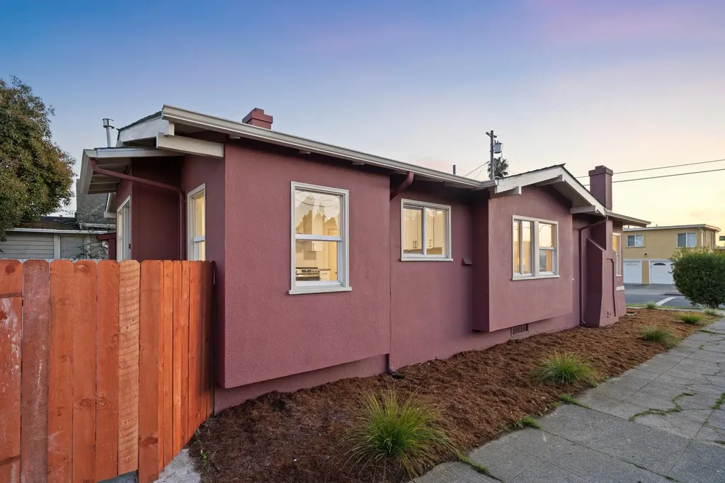 5500 Laverne Avenue Oakland CA 94605