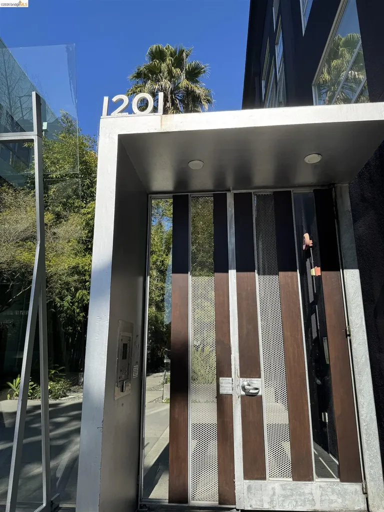 1201 Pine Street Oakland CA 94607