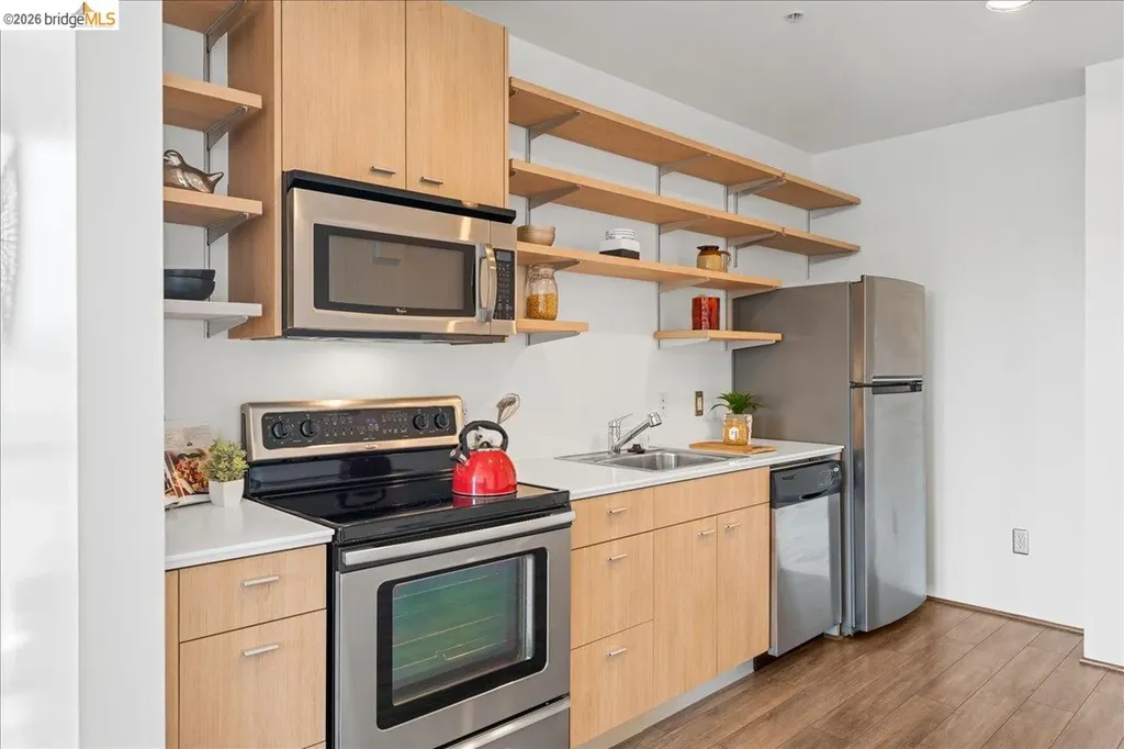 1201 Pine Street Oakland CA 94607