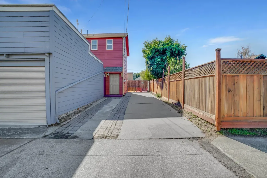 1821 Grand Street Alameda CA 94501