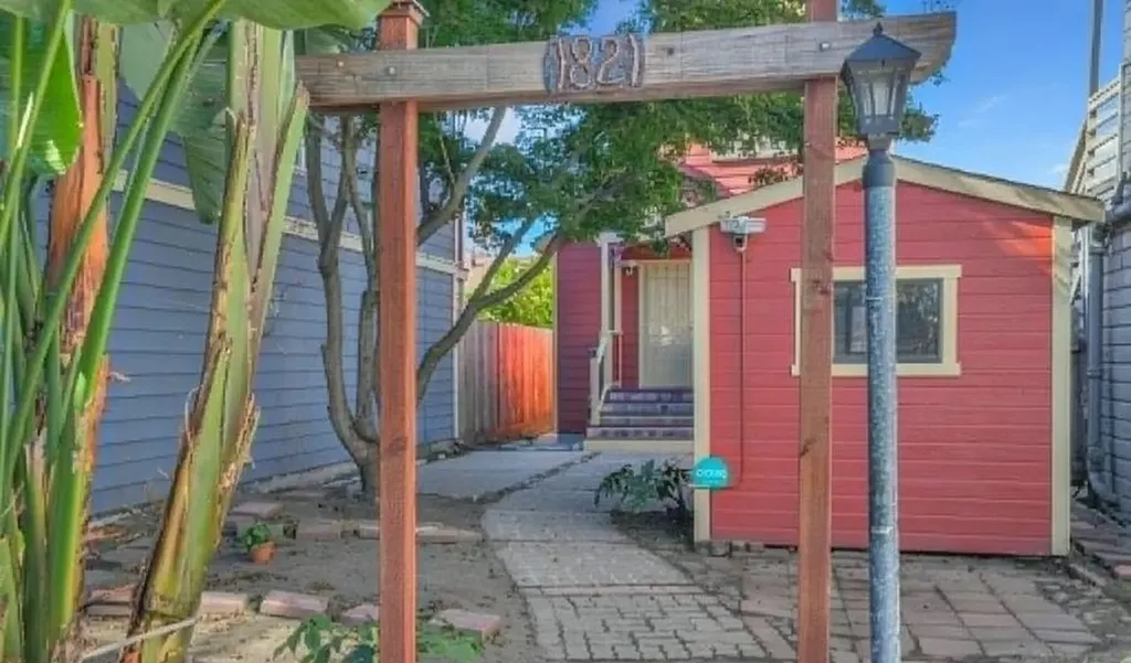 1821 Grand Street Alameda CA 94501